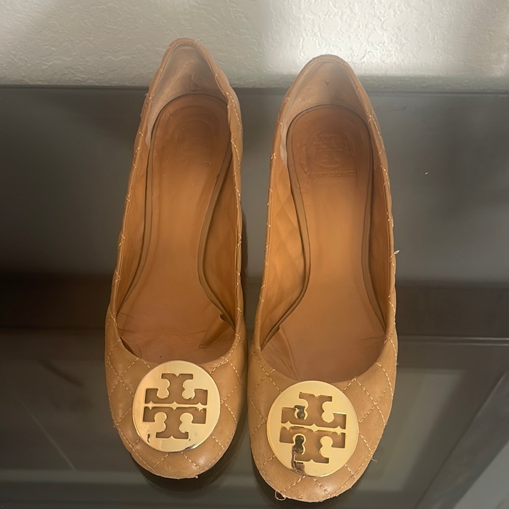 Tory Burch close toed heels
